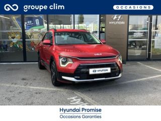 40990 : Hyundai Dax - i-AUTO - KIA Niro - Niro - Rouge Magma métallisé - Traction - Hybride : Essence/Electrique