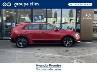 40990 : Hyundai Dax - i-AUTO - KIA Niro - Niro - Rouge Magma métallisé - Traction - Hybride : Essence/Electrique