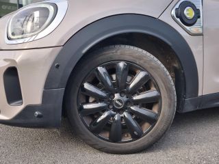 92250 : Hyundai Motor Company - MINI Countryman - Countryman - Melting Silver III - Transmission intégrale - Hybride rechargeable : Essence/Electrique
