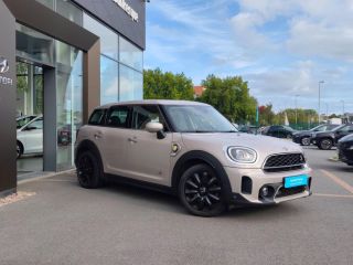 92250 : Hyundai Motor Company - MINI Countryman - Countryman - Melting Silver III - Transmission intégrale - Hybride rechargeable : Essence/Electrique