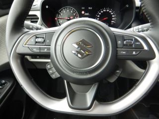52000 : Hyundai Chaumont - Garage Michel Bazin - SUZUKI Swift - Swift - So&#039;Color Burning Red Pearl/Black métal - Traction - Essence/Micro-Hybride
