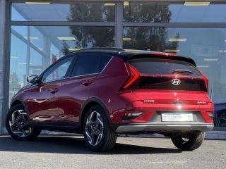 57200 : Hyundai Sarreguemines - Theobald Automobiles - HYUNDAI Bayon - Bayon - Dragon Red Métal/Toit+rétros Black - Traction - Essence
