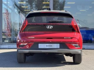 57200 : Hyundai Sarreguemines - Theobald Automobiles - HYUNDAI Bayon - Bayon - Dragon Red Métal/Toit+rétros Black - Traction - Essence