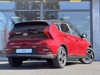 57200 : Hyundai Sarreguemines - Theobald Automobiles - HYUNDAI Bayon - Bayon - Dragon Red Métal/Toit+rétros Black - Traction - Essence