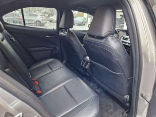 75010 : Hyundai Paris Nord - Goncourt Automobiles - LEXUS UX Luxe - UX - Gris - Automate à fonct. Continu - Essence / Courant électrique