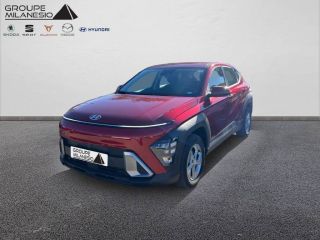 75010 : Hyundai Paris Nord - Goncourt Automobiles - HYUNDAI KONA Intuitive - KONA (02/2023) - ULTIMATE RED - Automate sequentiel - Essence / Courant électrique