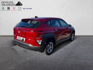 75010 : Hyundai Paris Nord - Goncourt Automobiles - HYUNDAI KONA Intuitive - KONA (02/2023) - ULTIMATE RED - Automate sequentiel - Essence / Courant électrique