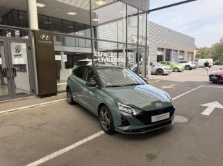 45000 : Hyundai Orléans - GCA - HYUNDAI i20 - i20 - Mangroove Green Métal/Toit/rétro Black - Traction - Essence/Micro-Hybride