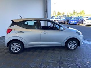 75010 : Hyundai Paris Nord - Goncourt Automobiles - HYUNDAI i10 Intuitive - i10 III - Gris - Boîte manuelle - Essence sans plomb