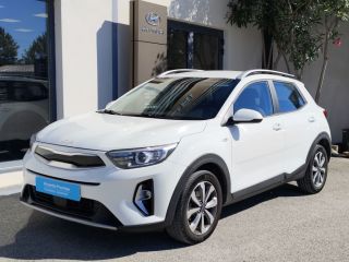 13200 : HYUNDAI Arles - Lexa Automobile - KIA STONIC Active - STONIC - Blanc - Boîte manuelle - Essence sans plomb