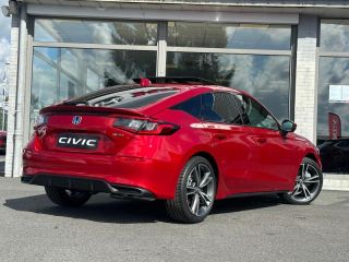 57200 : Hyundai Sarreguemines - Theobald Automobiles - HONDA Civic - Civic - Rouge Cristallin Premium Métallisé - Traction - Hybride : Essence/Electrique