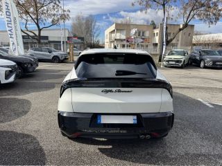 75010 : Hyundai Paris Nord - Goncourt Automobiles - ALFA ROMEO JUNIOR Premium - JUNIOR - Blanc - Automate sequentiel - Essence sans plomb