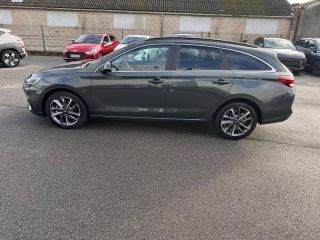 29200 : Hyundai Brest - Iroise Automobiles - HYUNDAI i30 SW - i30 SW - Cypress Green métal - Traction - Essence