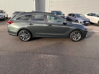 29200 : Hyundai Brest - Iroise Automobiles - HYUNDAI i30 SW - i30 SW - Cypress Green métal - Traction - Essence