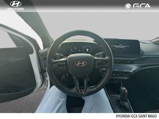 35400 : Hyundai Saint-Malo - GCA - HYUNDAI i20 - i20 - Atlas White/Toit+rétros Black - Traction - Essence