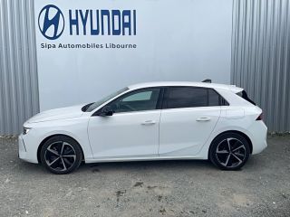 75010 : Hyundai Paris Nord - Goncourt Automobiles - OPEL ASTRA Elegance Business - ASTRA (10/2021) - BLANC - Boîte automatique - Essence / Courant électrique