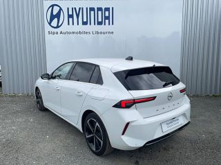 75010 : Hyundai Paris Nord - Goncourt Automobiles - OPEL ASTRA Elegance Business - ASTRA (10/2021) - BLANC - Boîte automatique - Essence / Courant électrique