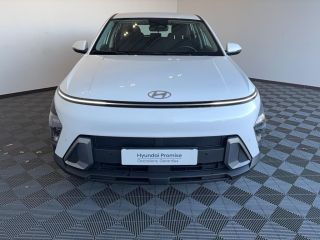 75010 : Hyundai Paris Nord - Goncourt Automobiles - HYUNDAI KONA Intuitive - KONA II - Blanc - Automate sequentiel - Essence / Courant électrique