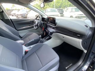 92250 : Hyundai Motor Company - HYUNDAI Bayon - Bayon - Aurora Gray Métal - Traction - Essence