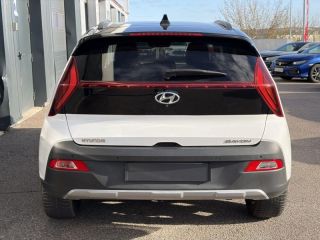 54520 : Hyundai Nancy - Théobald Automobiles - HYUNDAI Bayon - Bayon - Polar White/Toit/rétros Black - Traction - Essence/Micro-Hybride