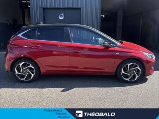 54520 : Hyundai Nancy - Théobald Automobiles - HYUNDAI i20 - i20 - Dragon Red Métal/Toit/rétro Black - Traction - Essence/Micro-Hybride