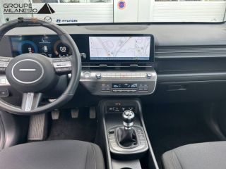 75010 : Hyundai Paris Nord - Goncourt Automobiles - HYUNDAI KONA Intuitive - KONA (02/2023) - ATLAS WHITE - Boîte manuelle - Essence sans plomb