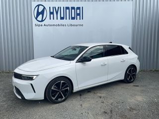 75010 : Hyundai Paris Nord - Goncourt Automobiles - OPEL ASTRA Elegance Business - ASTRA (10/2021) - BLANC - Boîte automatique - Essence / Courant électrique