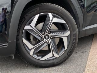 92250 : Hyundai Motor Company - HYUNDAI Tucson - Tucson - Phantom Black Métal - Traction - Hybride : Essence/Electrique