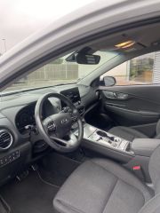 85000 : Hyundai La Roche-sur-Yon - Océane Auto - HYUNDAI KONA ELECTRIC Creative - KONA ELECTRIQUE - Blanc - Automate à fonct. Continu - Courant électrique
