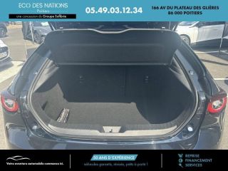86000 : Hyundai Poitiers - Eco des Nations - MAZDA Mazda 3 - Mazda 3 - Bleu - Traction - Essence/Micro-Hybride