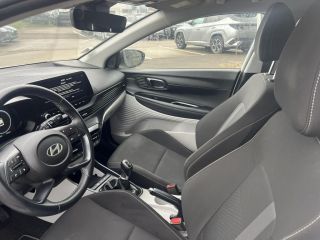 75010 : Hyundai Paris Nord - Goncourt Automobiles - HYUNDAI i20 Creative - i20 (08/2023) - Blanc - Boîte manuelle - Essence sans plomb