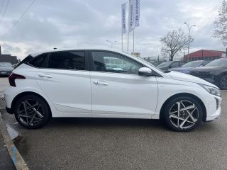 75010 : Hyundai Paris Nord - Goncourt Automobiles - HYUNDAI i20 Creative - i20 (08/2023) - Blanc - Boîte manuelle - Essence sans plomb