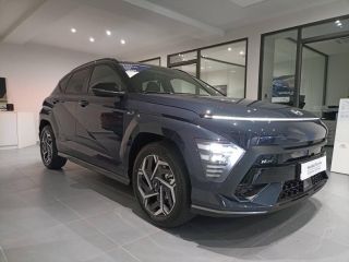 78180 : Hyundai Montigny-le-Bretonneux - Courtois Automobiles - HYUNDAI Kona - Kona - Denim Blue prl mtl/Toit/rétros Black - Traction - Hybride : Essence/Electrique