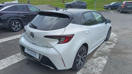 75010 : Hyundai Paris Nord - Goncourt Automobiles - TOYOTA COROLLA HYBRIDE MY22 Collection - COROLLA XII - Blanc - Automate à fonct. Continu - Essence / Courant électrique