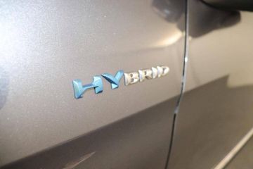 75010 : Hyundai Paris Nord - Goncourt Automobiles - PEUGEOT 3008 GT - 3008 II - GRIS - Boîte automatique - Essence / Courant électrique