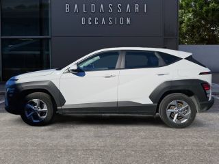 75010 : Hyundai Paris Nord - Goncourt Automobiles - HYUNDAI KONA Intuitive - KONA II - BLANC - Automate sequentiel - Essence / Courant électrique