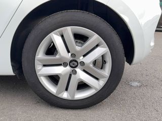 75010 : Hyundai Paris Nord - Goncourt Automobiles - RENAULT CLIO V Evolution - CLIO V - BLANC GLACIER - Boîte manuelle - Diesel