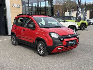 75010 : Hyundai Paris Nord - Goncourt Automobiles - FIAT PANDA City Cross - PANDA III - Rouge - Boîte manuelle - Essence sans plomb