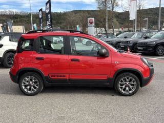 75010 : Hyundai Paris Nord - Goncourt Automobiles - FIAT PANDA City Cross - PANDA III - Rouge - Boîte manuelle - Essence sans plomb