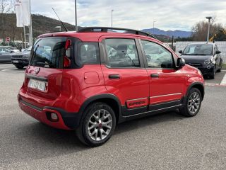 75010 : Hyundai Paris Nord - Goncourt Automobiles - FIAT PANDA City Cross - PANDA III - Rouge - Boîte manuelle - Essence sans plomb