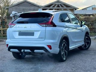 54520 : Hyundai Nancy - Théobald Automobiles - MITSUBISHI Eclipse Cross - Eclipse Cross - Diamond White spécial - Transmission intégrale - Hybride rechargeable : Essence/Electrique