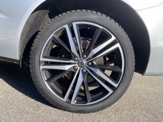 75010 : Hyundai Paris Nord - Goncourt Automobiles - VOLVO XC60 R-Design - XC60 II - GRISE - Boîte automatique - Essence / Courant électrique