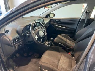 92250 : Hyundai Motor Company - HYUNDAI Bayon - Bayon - Aurora Grey Métal - Traction - Essence/Micro-Hybride