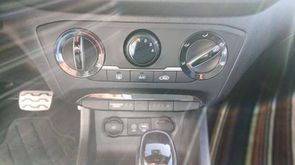 75010 : Hyundai Paris Nord - Goncourt Automobiles - HYUNDAI i20 ACTIVE Black Ride - i20 II - Gris - Boîte séquentielle - Essence sans plomb