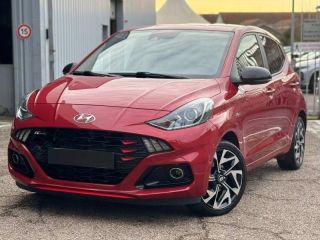 54520 : Hyundai Nancy - Théobald Automobiles - HYUNDAI i10 - i10 - Dragon Red Métal - Traction - Essence