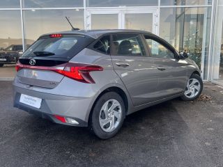 75010 : Hyundai Paris Nord - Goncourt Automobiles - HYUNDAI i20 Initia - i20 (07/2020-08/2023) - Beige - Boîte manuelle - Essence sans plomb