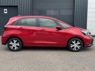 54520 : Hyundai Nancy - Théobald Automobiles - HONDA Jazz - Jazz - Rouge Cristallin Premium métallisé - Traction - Hybride : Essence/Electrique