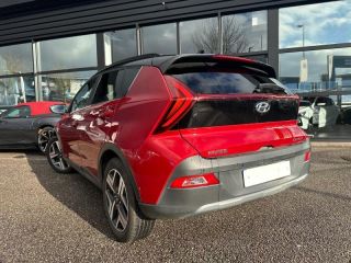 54520 : Hyundai Nancy - Théobald Automobiles - HYUNDAI Bayon - Bayon - Dragon Red Métal/Toit/rétros Black - Traction - Essence/Micro-Hybride