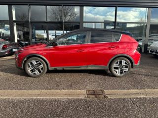 54520 : Hyundai Nancy - Théobald Automobiles - HYUNDAI Bayon - Bayon - Dragon Red Métal/Toit/rétros Black - Traction - Essence/Micro-Hybride