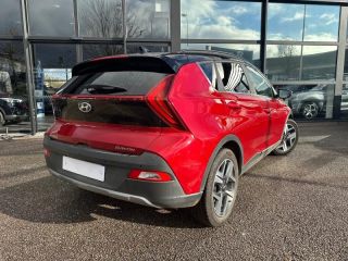 54520 : Hyundai Nancy - Théobald Automobiles - HYUNDAI Bayon - Bayon - Dragon Red Métal/Toit/rétros Black - Traction - Essence/Micro-Hybride